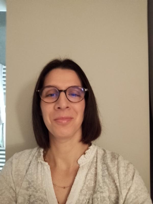 Séverine  47 ans Château Gontier