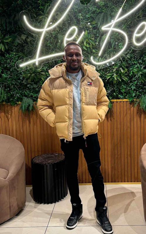 John 36 ans Neuilly sur Marne