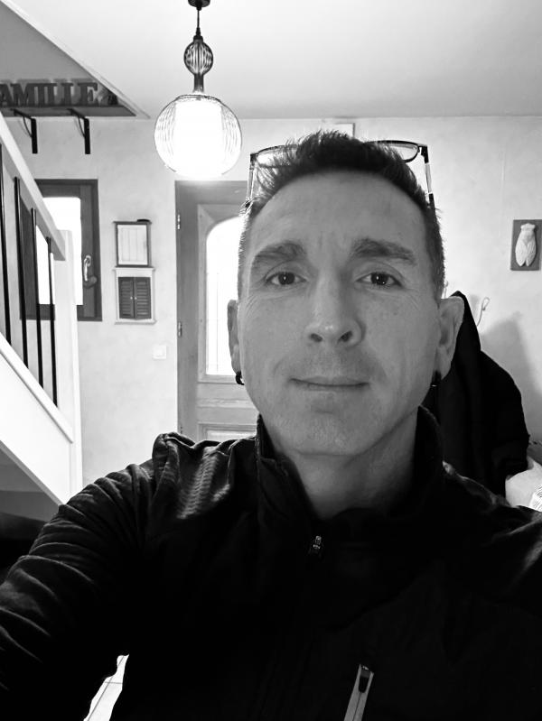 Olivier 49 ans La Ferté Hauterive