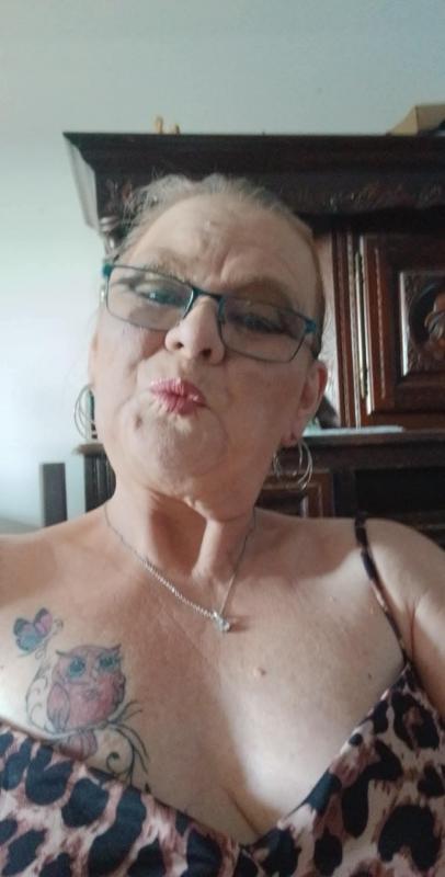 Hilde 59 ans Cauchy à la Tour