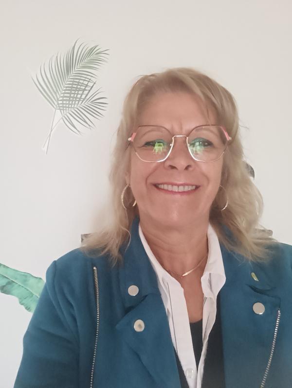 Corinne  59 ans Gémozac