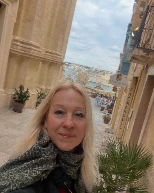 Lena 62 ans Ambarès et Lagrave