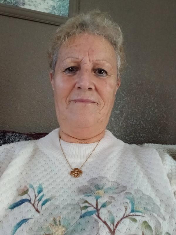 Nana 71 ans Saint Vincent sur Jard