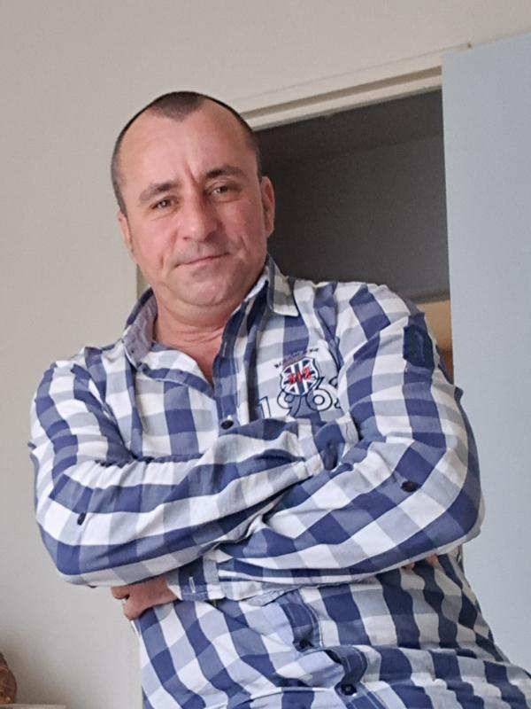 Ludo 49 ans Avon les Roches