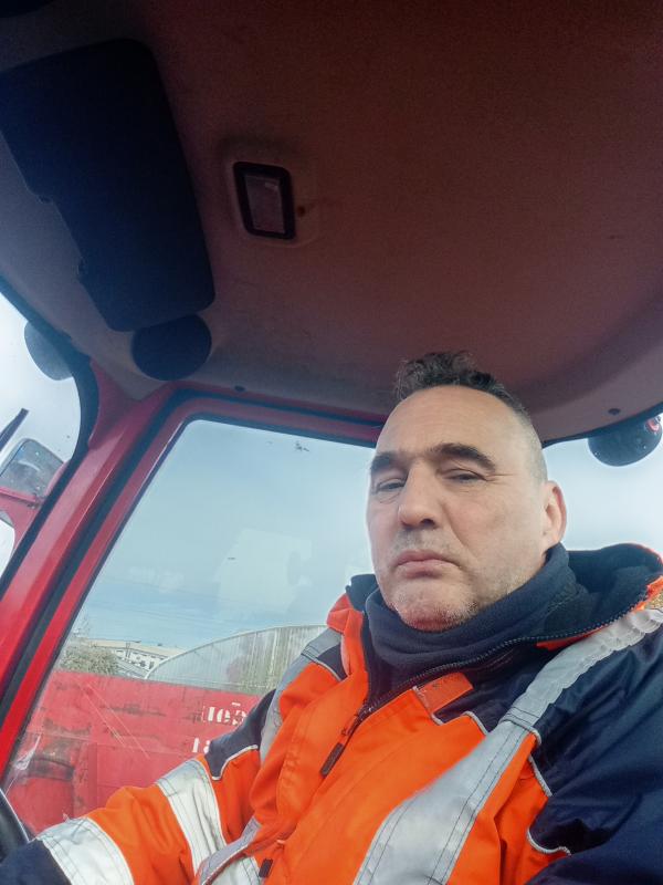 Jean 56 ans Aincourt