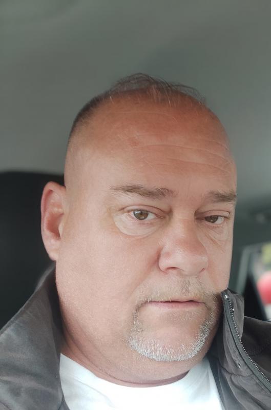 Jean Michel  58 ans Pernois