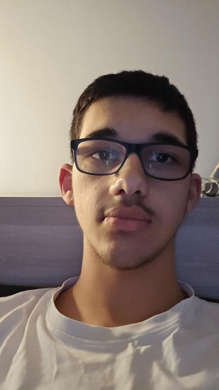 Clément  18 ans Joué lés Tours