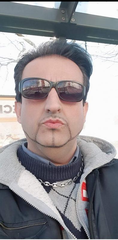 Francesco 48 ans Blois