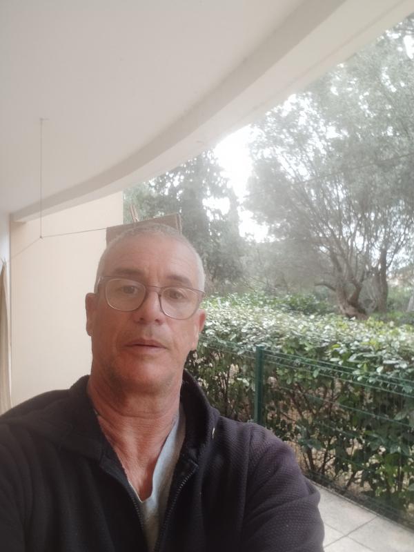 Bernard 59 ans Toulon
