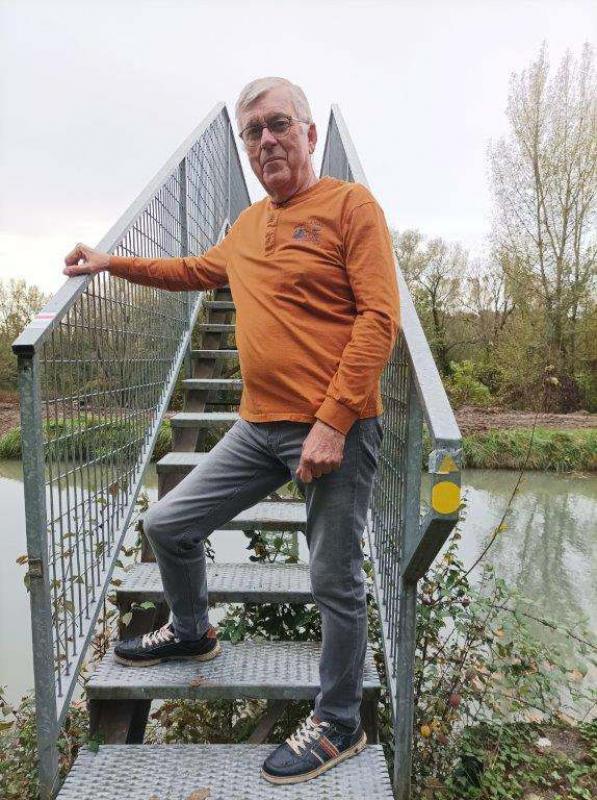 Michel  68 ans Loches