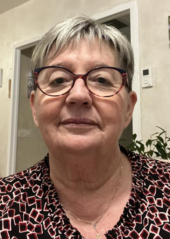 EVELYN 69 ans Châteauroux