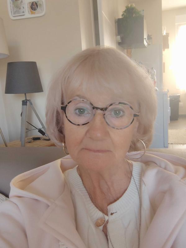 Caroline 65 ans Dainville