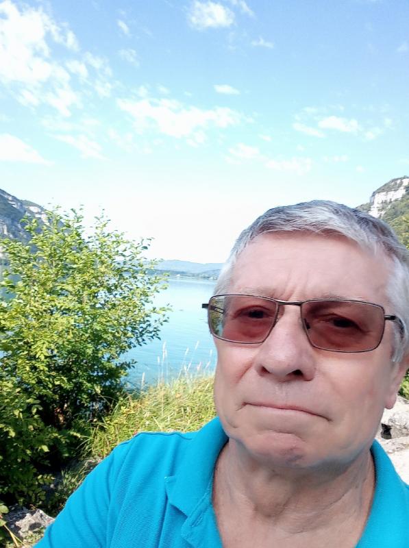 Alain 57 ans Oyonnax
