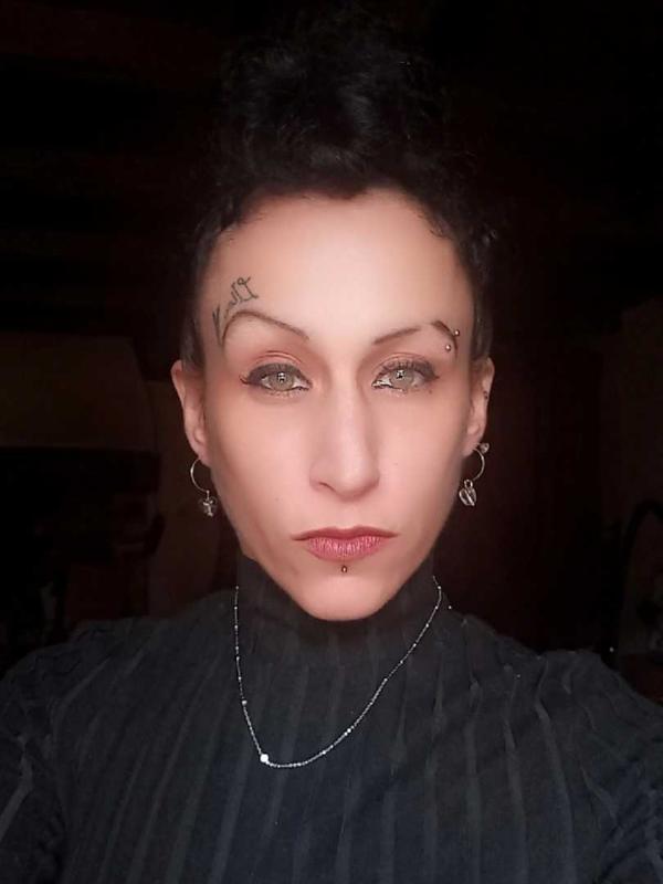 Barbara  38 ans Nieul le Dolent