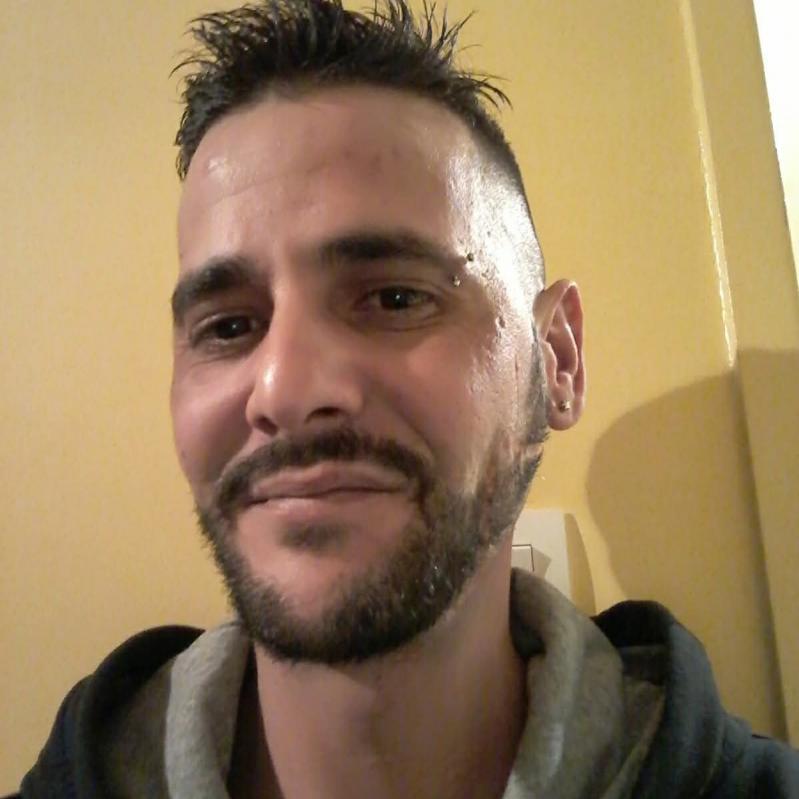 Kazytuga  47 ans Notre Dame de Gravenchon