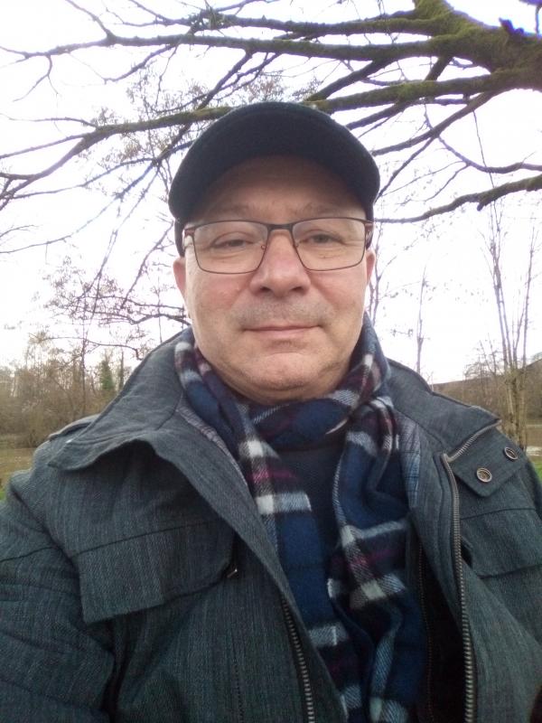 Pascoul 57 ans Sedan