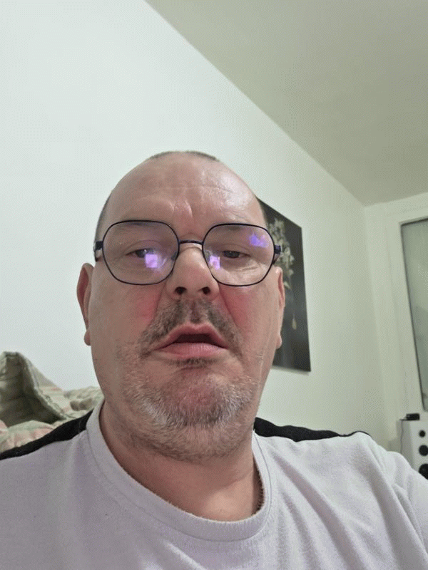 Loulou 48 ans Petit Couronne