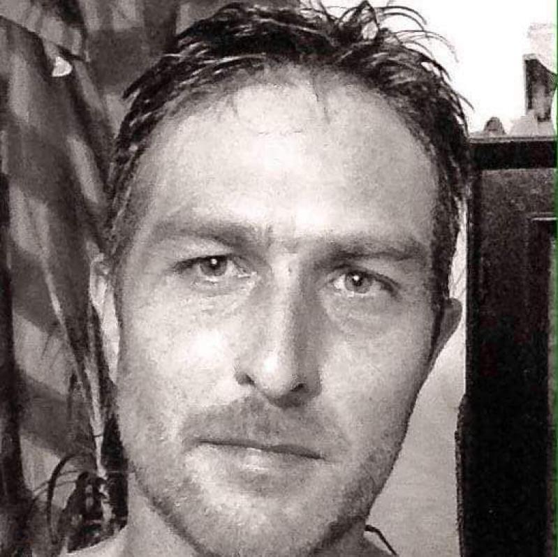 Julien 45 ans Beaucé