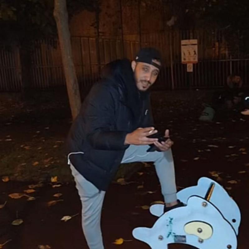 yhia 27 ans paris 10eme arrondissement