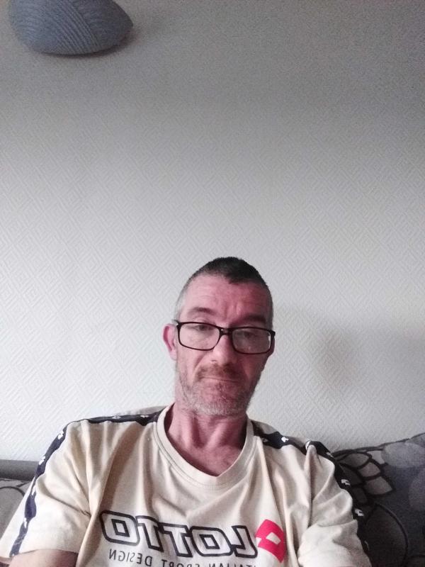 Cedric 49 ans Maubeuge