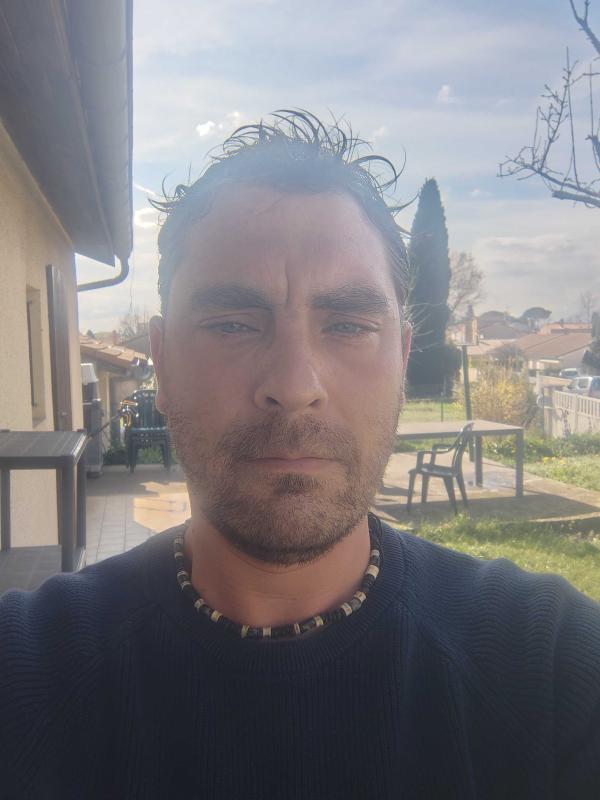 Francis 42 ans Valence