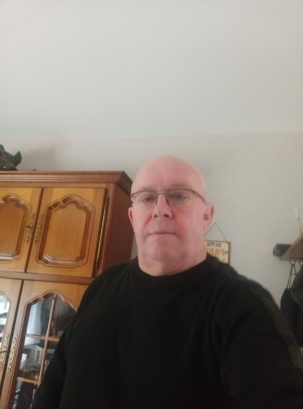 Jean 61 ans Montmédy