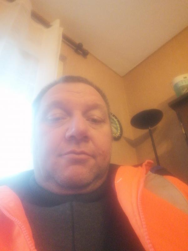 Laurent  49 ans Besse et Saint Anastaise