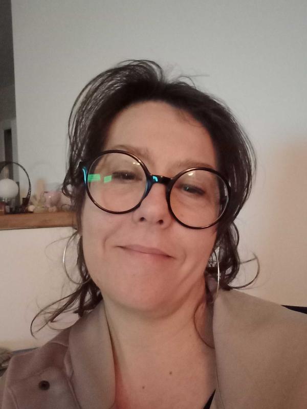 Virginie  45 ans Angoulême