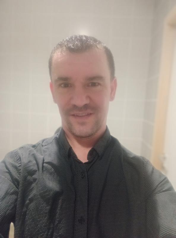 Seb 47 ans Sainghin en Weppes