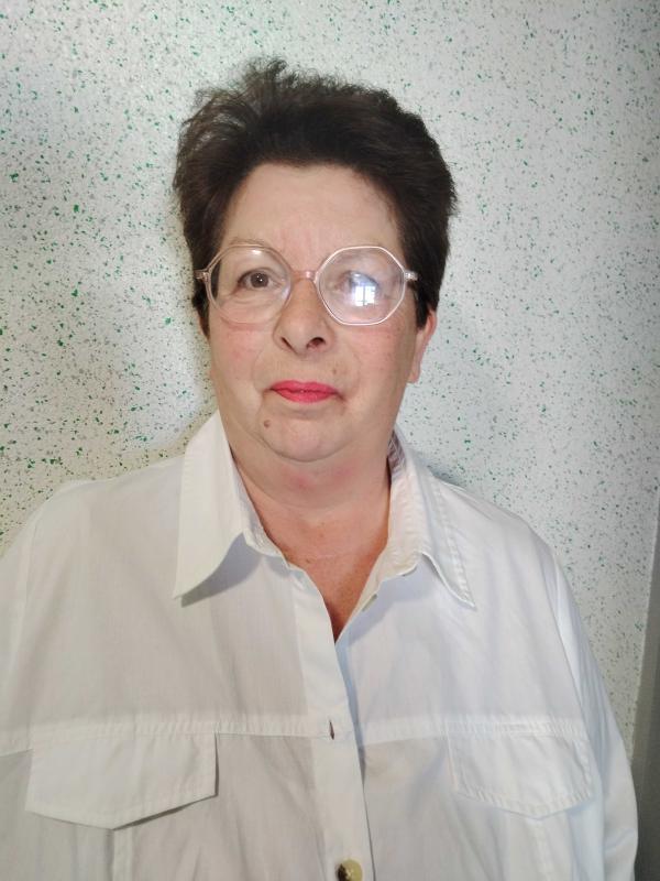 Antoinette  64 ans Commentry