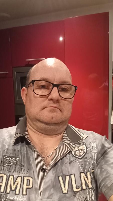 Kevin  40 ans Gresin