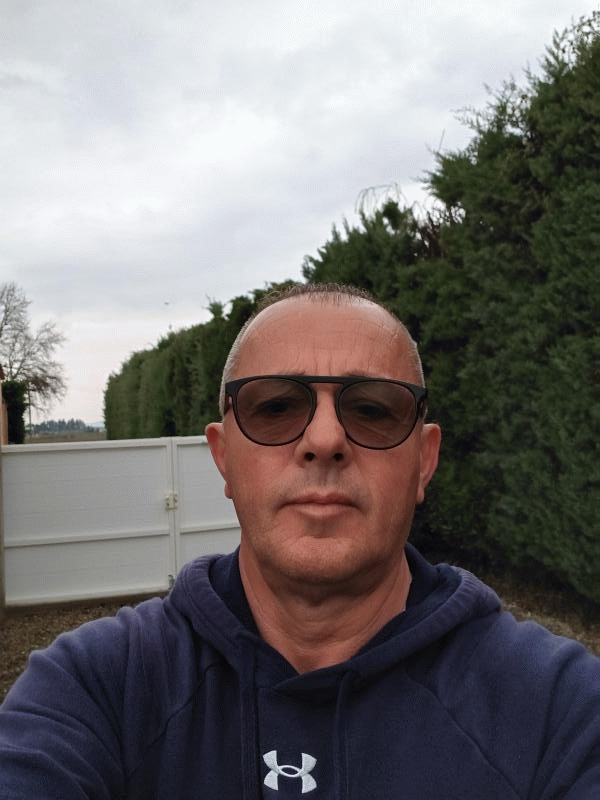 Joèl 55 ans Caderousse
