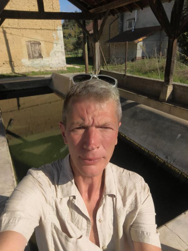 Arnaud 52 ans Ugine