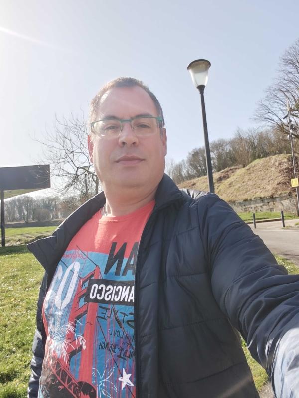 Arnaud  49 ans Verdun