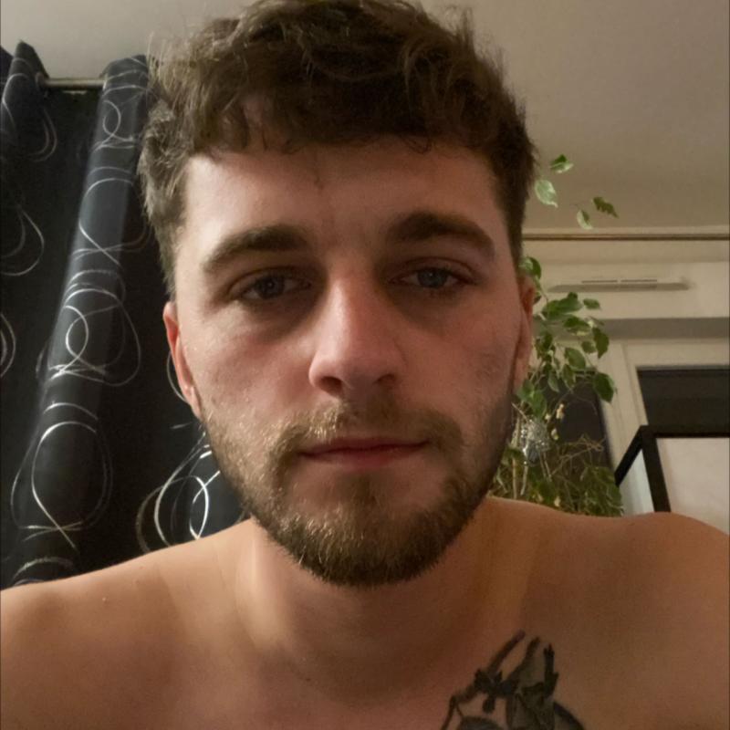 Axel 22 ans Caumont l'Éventé