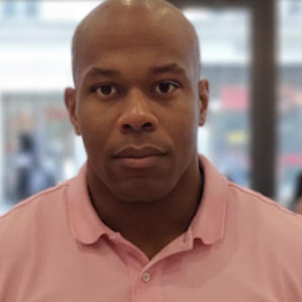 Paul 45 ans paris 17eme arrondissement