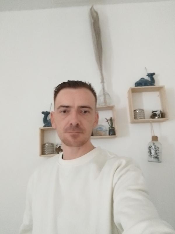 Romain  38 ans Carcassonne