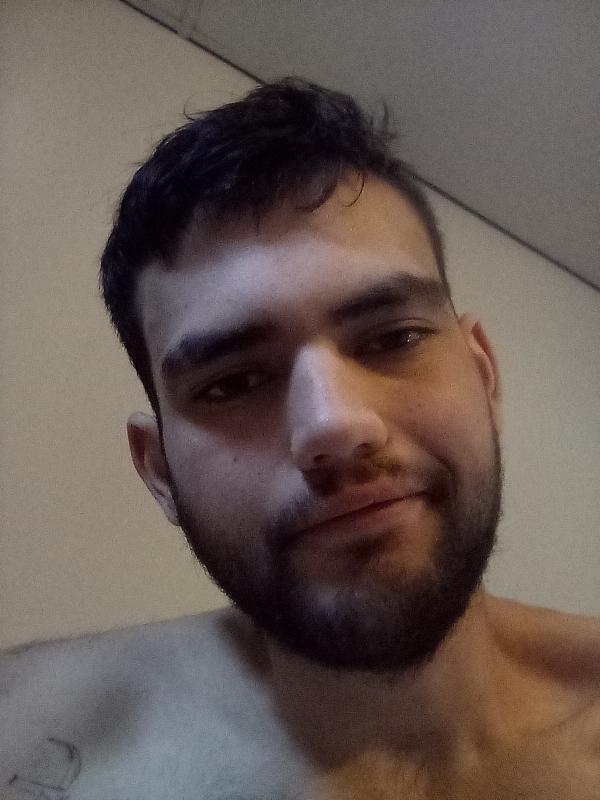 Nathaniel 19 ans paris 1er arrondissement