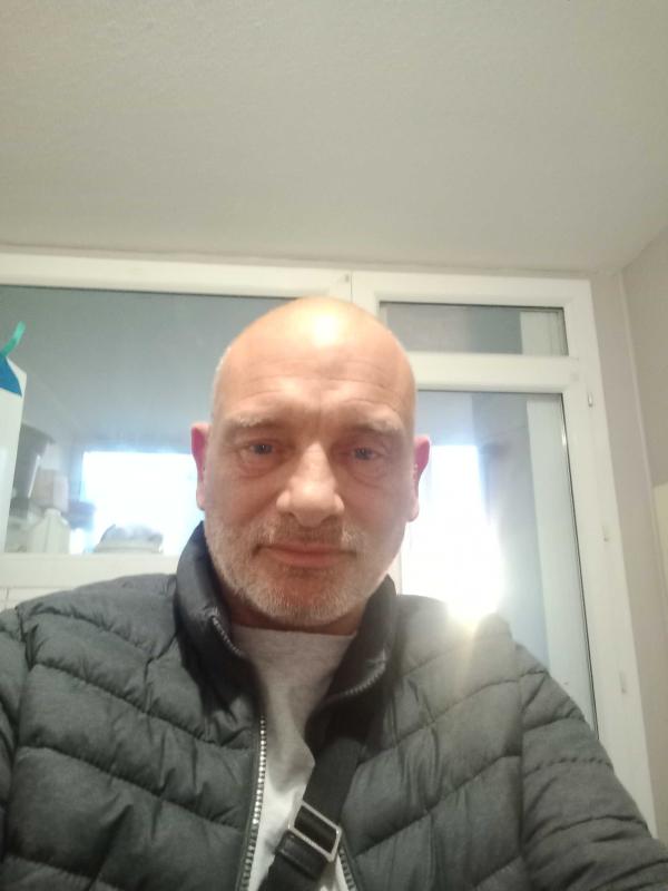 Angelo 53 ans Pardies Piétat