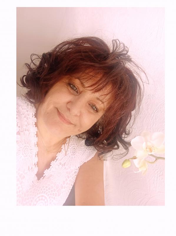 Khaina 59 ans Nîmes