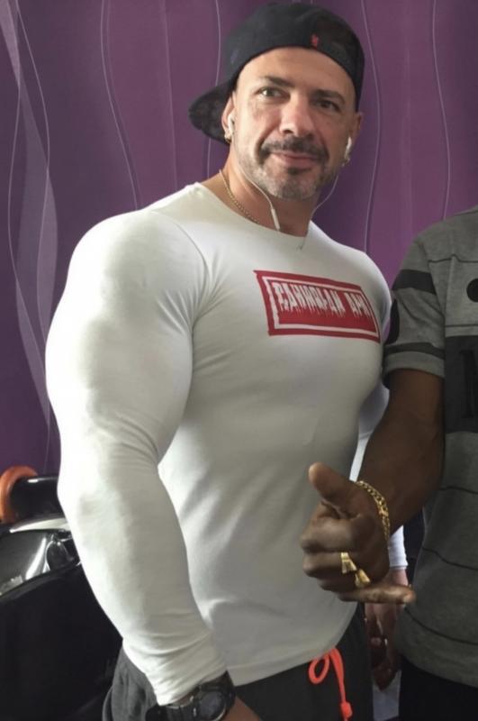 Enzo 48 ans paris 13eme arrondissement