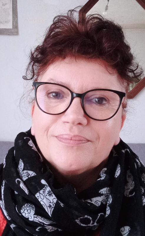 LAURENCE 54 ans Loudun