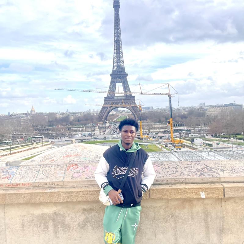 Junior prada 25 ans Chalon sur Saône