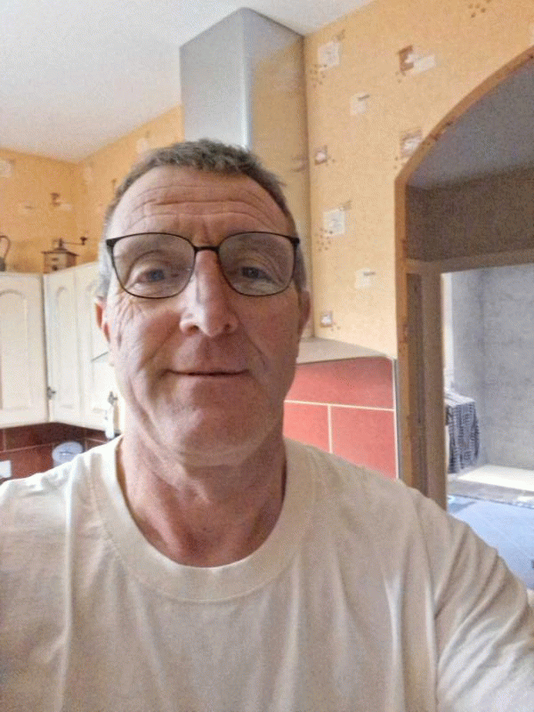 francky 56 ans Bully