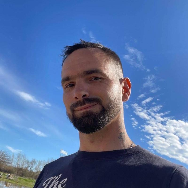 neo 37 ans Le Grau du Roi