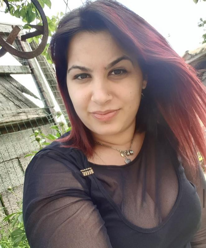 Nadine 37 ans Romainville