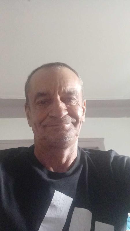 René  63 ans Ay sur Moselle