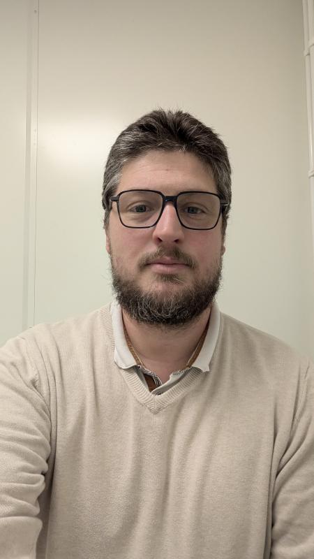 Cyril  46 ans Le Vieil Évreux