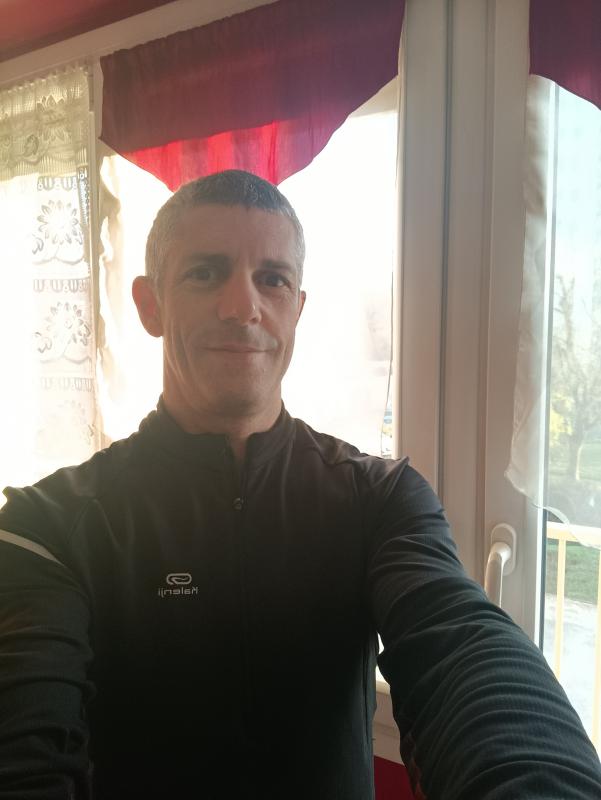 Gino 51 ans Bourg en Bresse