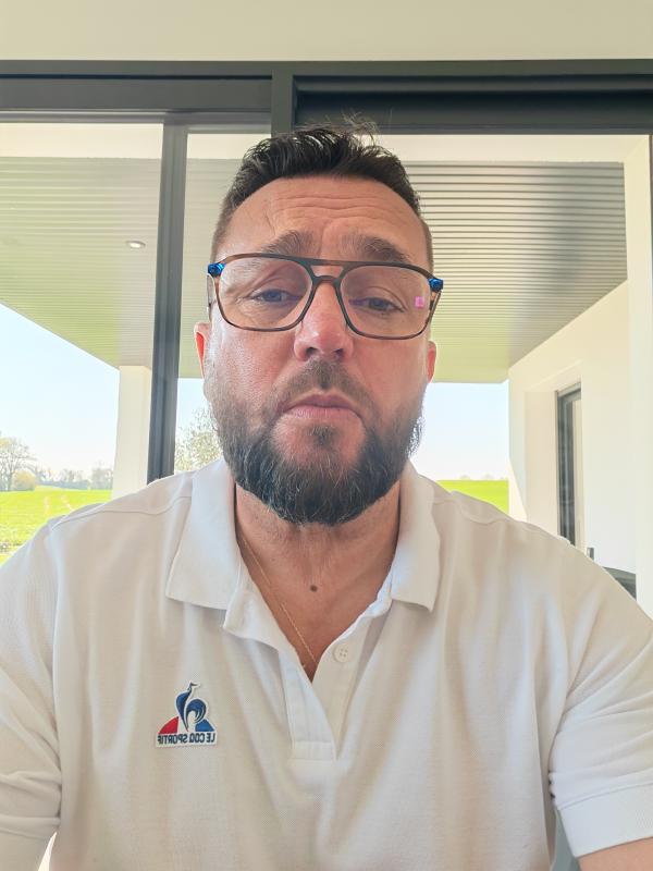 Domdoumi 54 ans Saint Fulgent